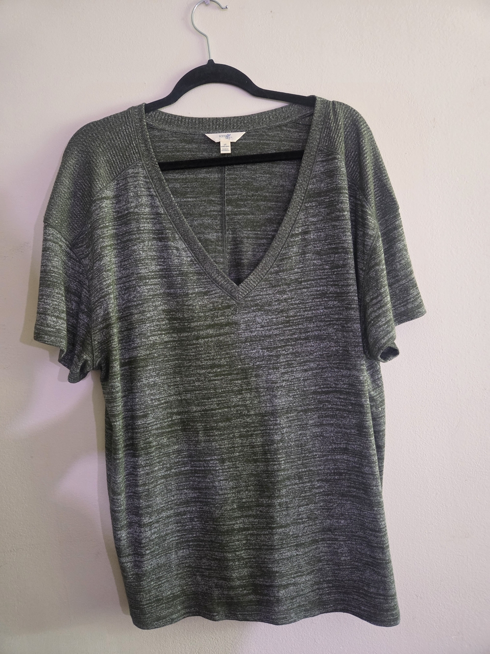 Terra & Sky Heathered Olive V-Neck Short Sleeve Tee